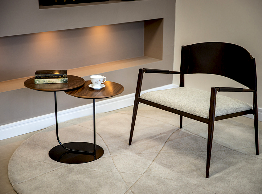 mesa lateral iris ambientada