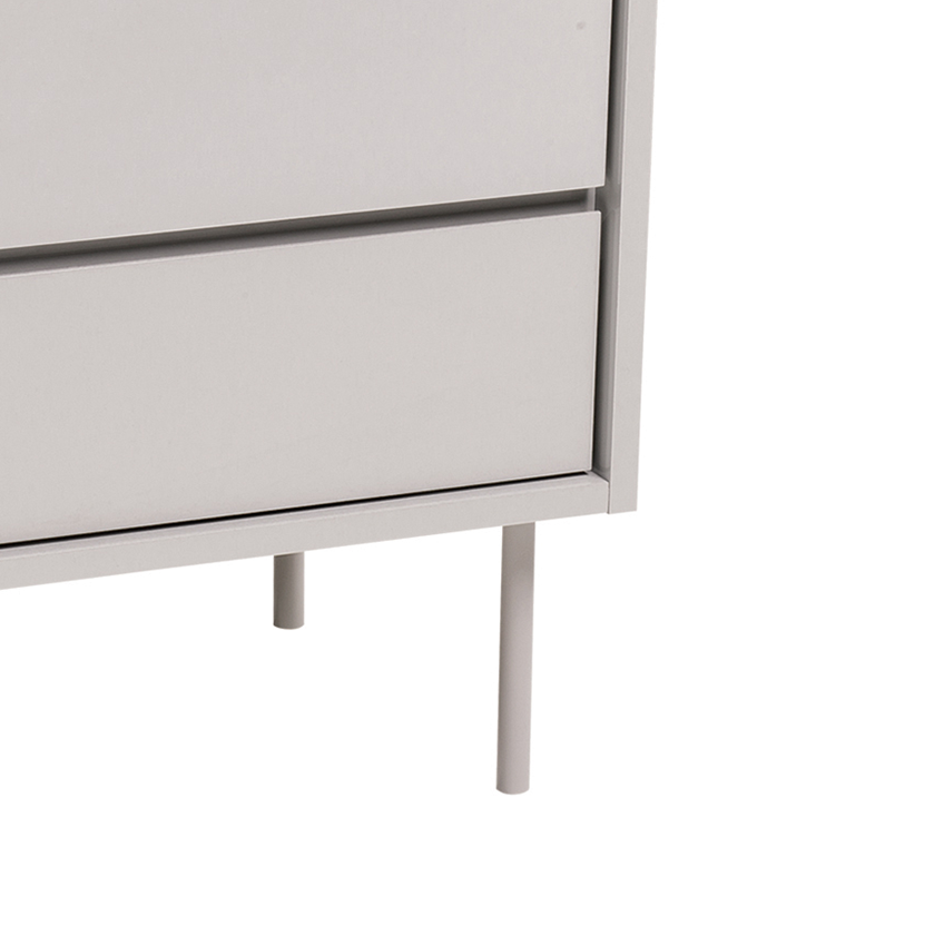 detalhes nos pés da mesa de cabeceira enzo